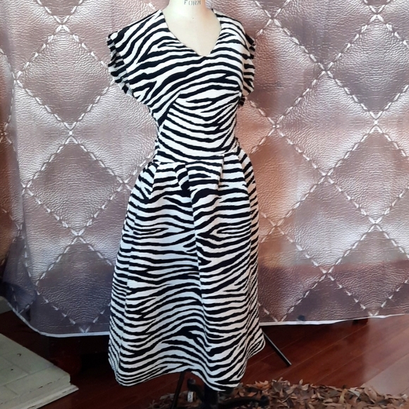 Nan-made Zebra Print Dress - Picture 5 of 11